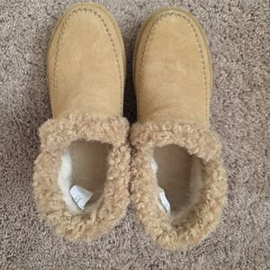 Womens Cozy Faux-Shearling Slip-On Booties in Camel